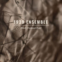 1939 Ensemble: Black diamond pearl